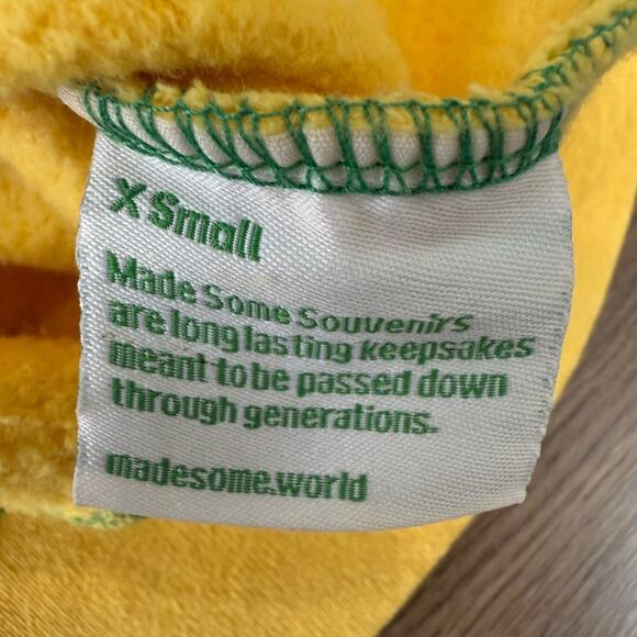 NWOT Made Some Souvenirs Sagrada Familia Sweatshirt Yellow Size XS - Picture 7 of 10